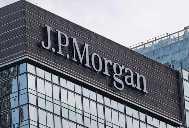 А деньги все выводят