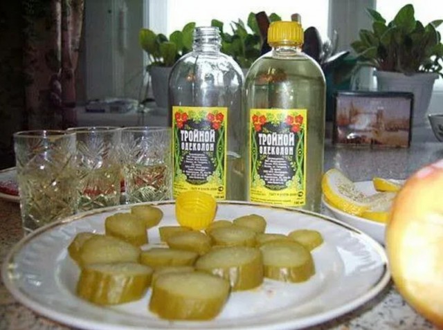 Джентльмены, посоветуйте даме напиток к ужину