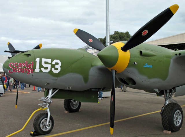 Многоцелевой истребитель P-38 «Lightning»