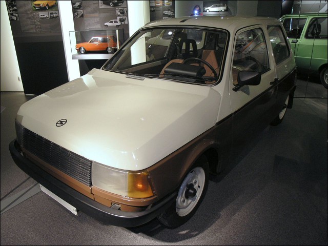 Игра на ЯПе: Угадай АВТО-9