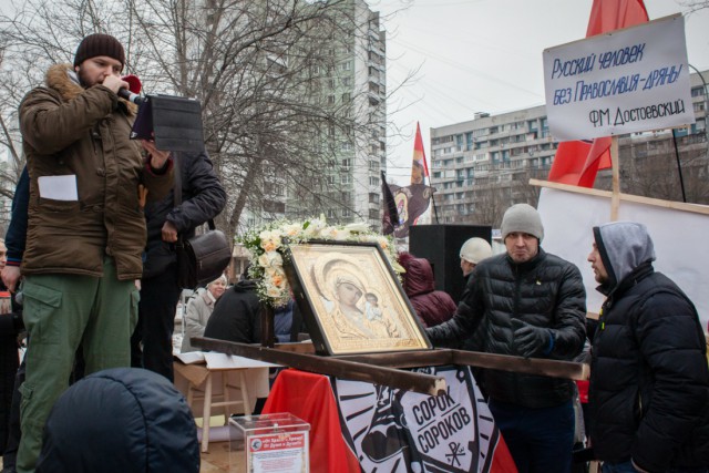 Борьба за храм на Торфянке продолжается