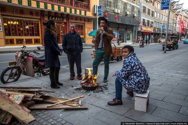 Пора завязывать с туристическими городами…