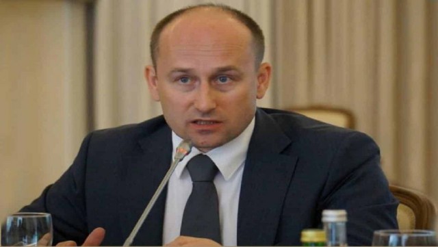 Из дома главы департамента МЭР вынесли деньги и бриллианты на 16 млн