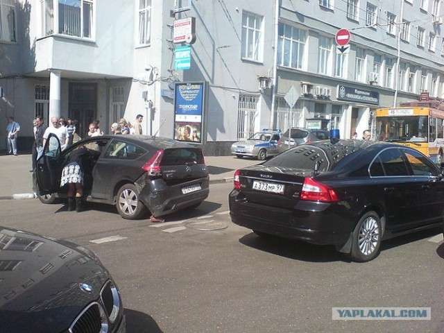 Новое ДТП с мигалкой в Москве