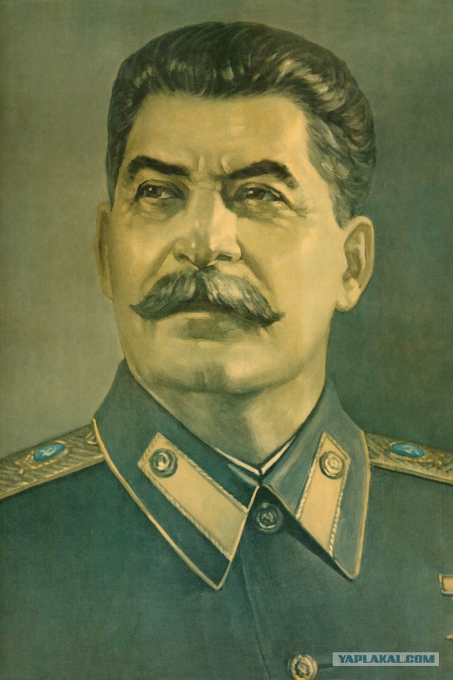 В Харькове сегодня скинули памятник Жукову