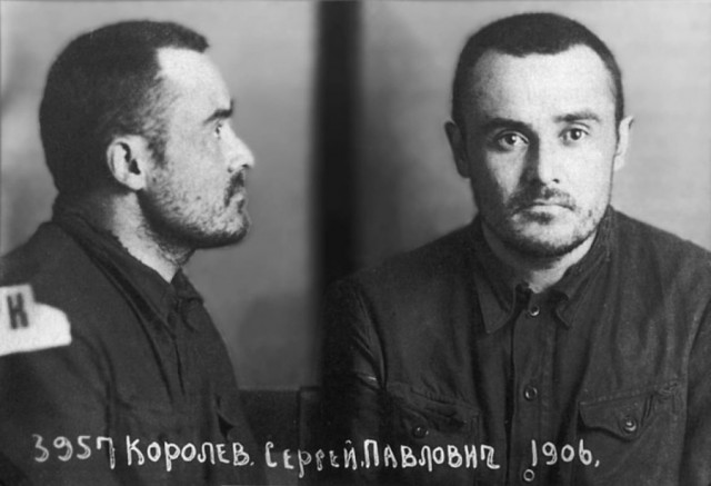 "Есть только миг между прошлым и будущим..."