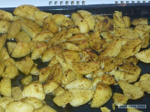 Курочка острая с картошкой по-деревенски :)