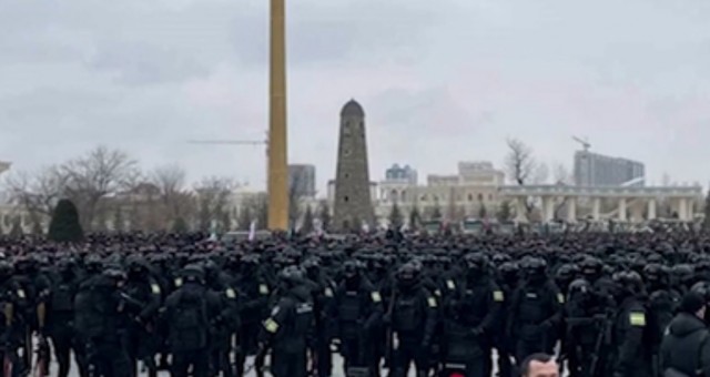 Удаляй н...й! Или я тебя вы....у!