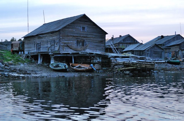 Рыбацкая деревня в Рязанской области во время разлива Оки