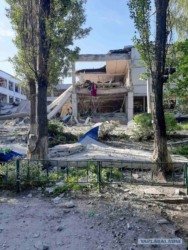 В Ейске на жилой дом упал самолёт