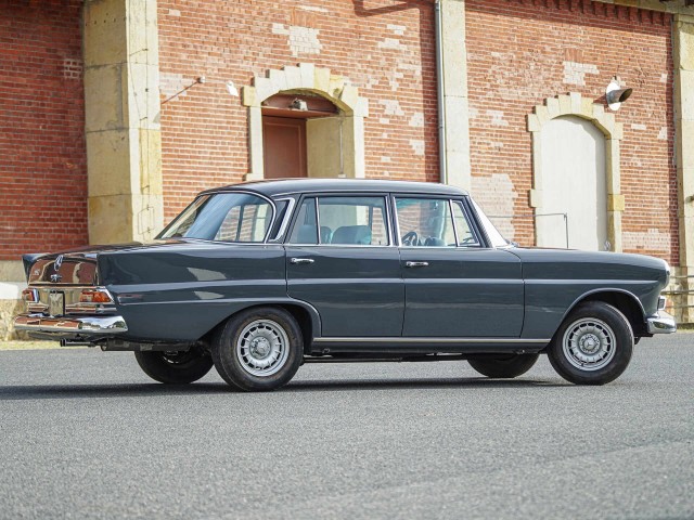 1967 Mercedes-Benz 230 AMG. Автопятница №55.