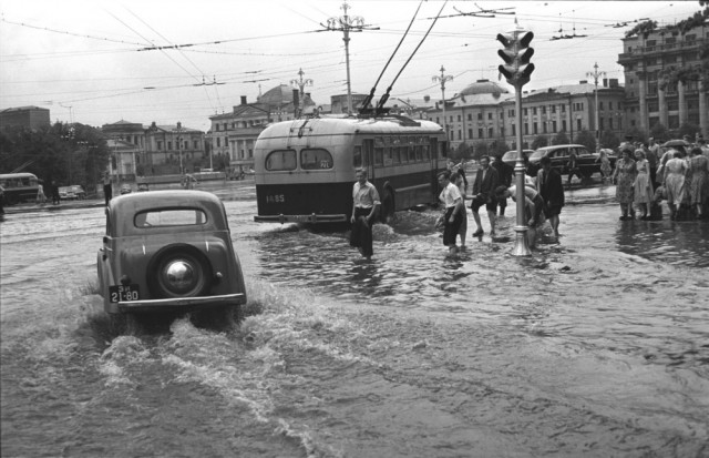 Москва и москвичи. Двадцатый век. 02.12.25
