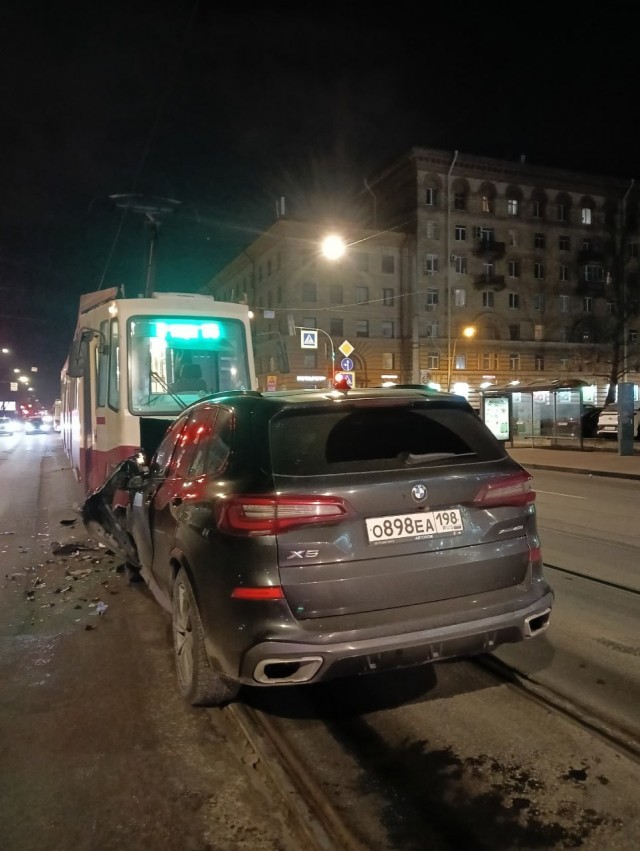 У кого лоб твёрже?