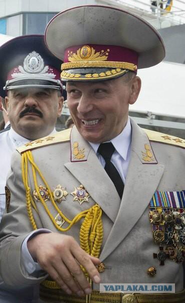 Таки министр обороны Украины как-то женственнее...