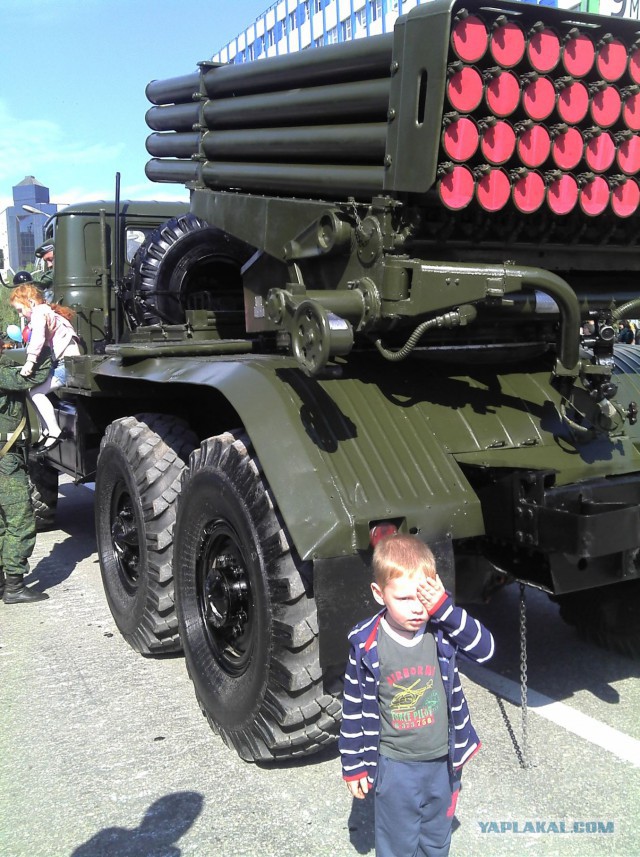 Парад победы в Луганске