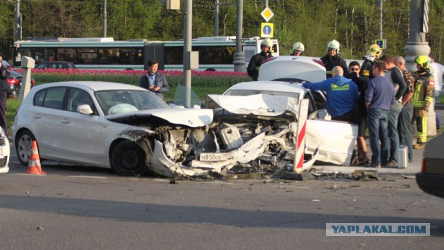 Сначала подумал что спецэфекты, но нет... Авария на Севастопольском проспекте