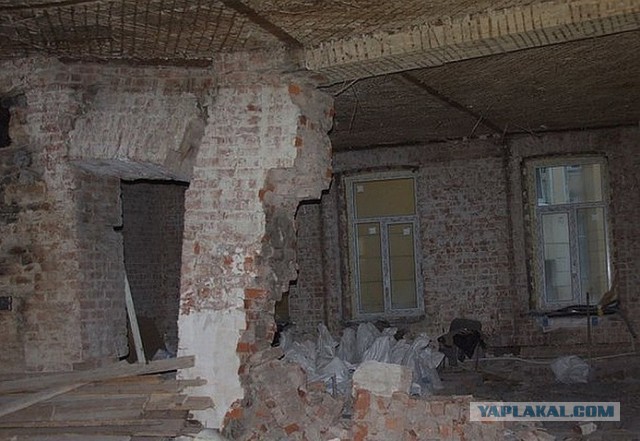 Хозяин квартиры в Петербурге, где рухнули перекрытия, заплатит 56 млн руб