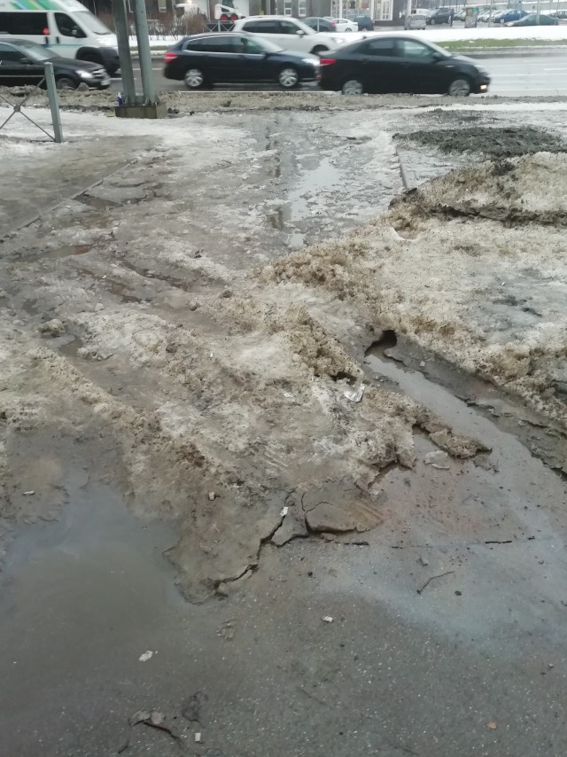 Кому не нравился гололёд в Москве, вот вам лужи