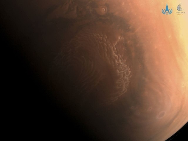 Китайский зонд «Тяньвэнь-1» прислал на Землю новые снимки Марса