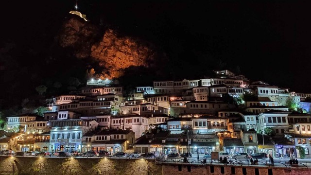 Aлбания в эпоху ХВОРИ всеобщей (2021)