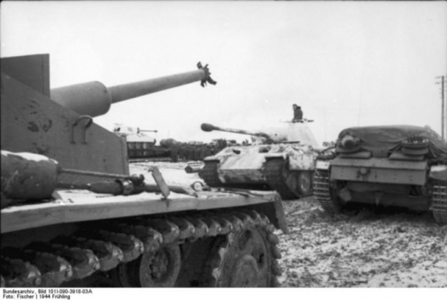 StuG III под кличкой "Гадюка", самая массовая в производстве с которой пришлось встретиться нашим дедам.