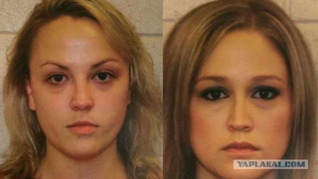 Две учительницы устроили групповой секс с учеником
