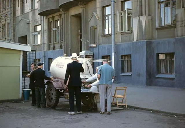 Советский квас - легендарный напиток из бочки