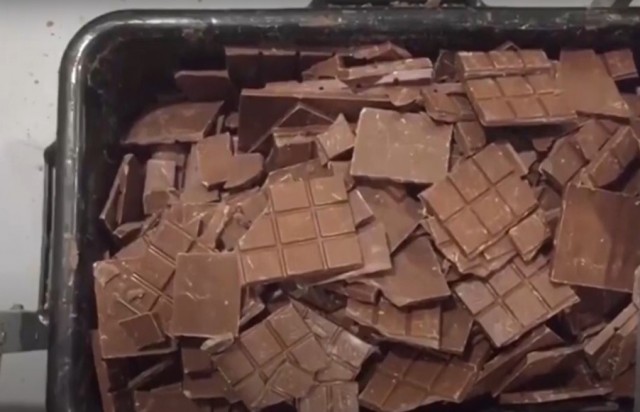 В Подмосковье накрыли подпольный цех по производству поддельного шоколада "Алёнка"