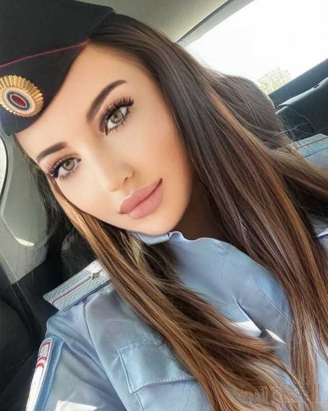 Девушки в униформе