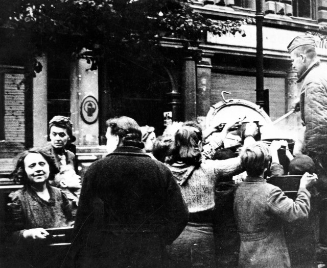 Фотографии связанных с историей Красной и Советской Армии.