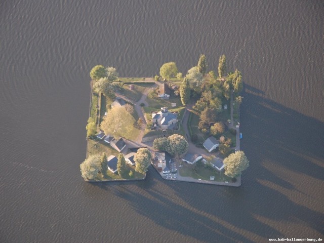 Остров Вильгельмштейн (Wilhelmstein Island)