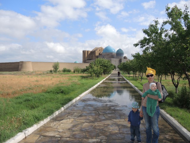 Путешествие в Казахстан всей семьей.
