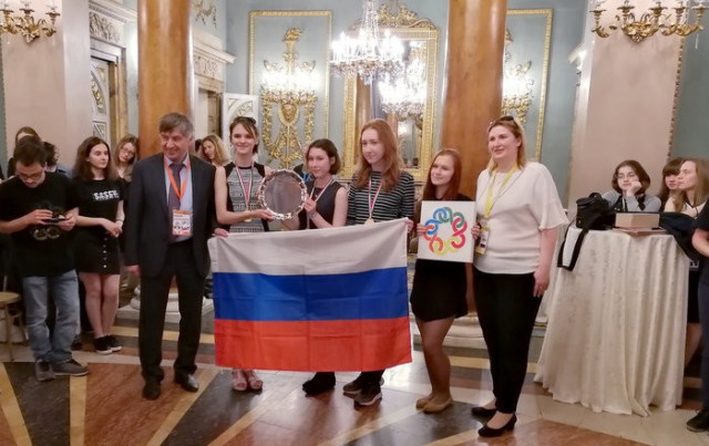 Российские школьницы одержали победу на VII Европейской математической олимпиаде для девушек