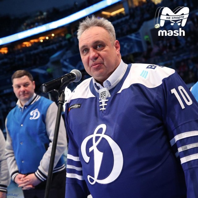 Легендарного хоккеиста-рекордсмена Игоря Дорофеева задержали в центре столицы — за акт самоудовлетворения у здания Российской государственной детской библиотеки