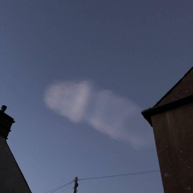 Настоящее НЛО заметили в небе над Калининградом.
Нло которое мы заслужили