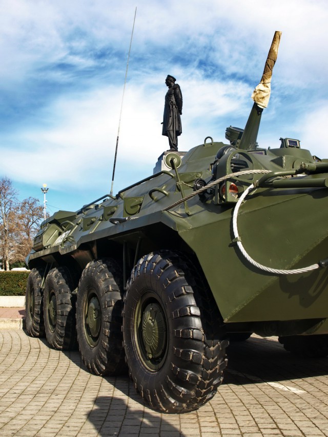 Выставка техники и вооружения в городе-герое Севастополе