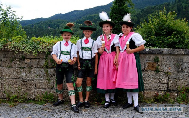 Выпускные там и здесь