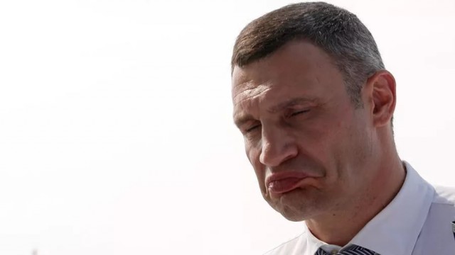 Запутанные фото, по которым можно снимать новый сезон «Шерлока»