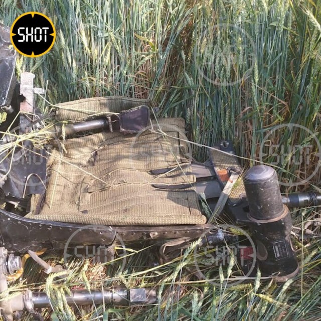 Военный самолет потерпел крушение в Ростовской области.