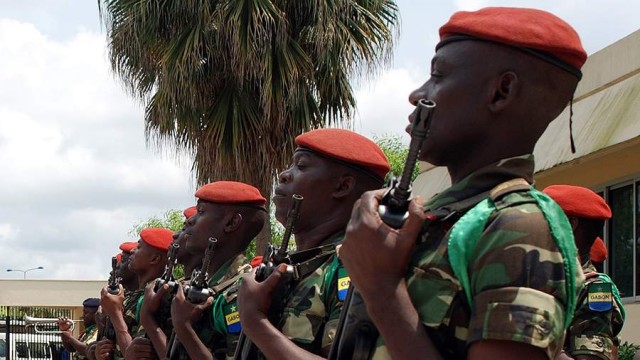 СМИ: в столице Габона Либервиле слышна стрельба, военные заявили о конце режима