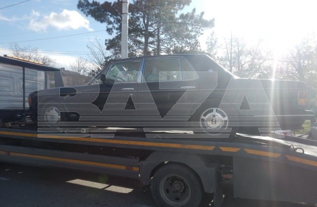 В Крыму таможенники конфисковали у американца раритетный "Bentley Turbo R". Суд передал авто в доход государства