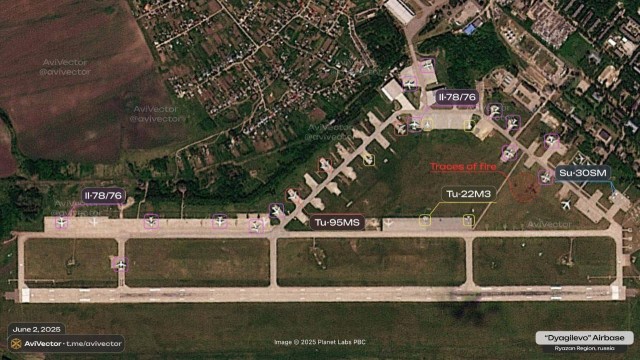 Снимок авиабазы Дягилево спустя несколько дней.