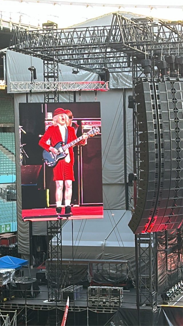 Немного про магию AC/DC