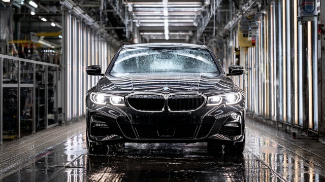 Массовые модели BMW получат материалы на основе льна