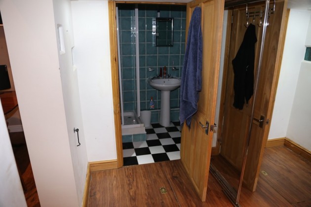 Зловещее подземелье в арендованной квартире