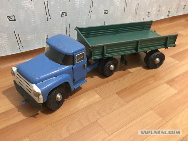 Вторая жизнь игрушке ЗИЛ-ММЗ-555. Выпущена на АЗЛК в 1982 г.