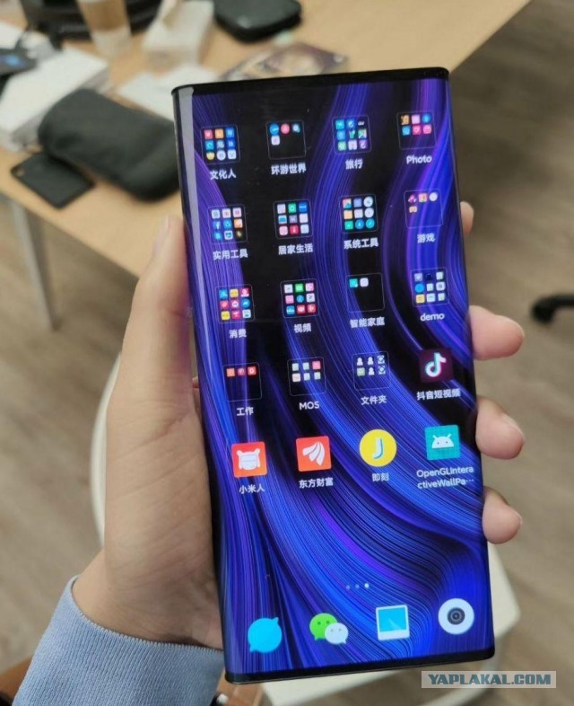 Xiaomi представила Mi Mix Alpha — смартфон с «обёрнутым» вокруг него экраном
