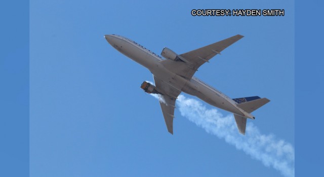 Boeing 777-200 совершил аварийную посадку после взрыва двигателя