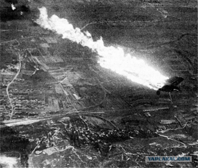 Прямое попадание из зенитки в бомбардировщик Б-26