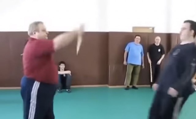 Ну и кто тут долб**б?